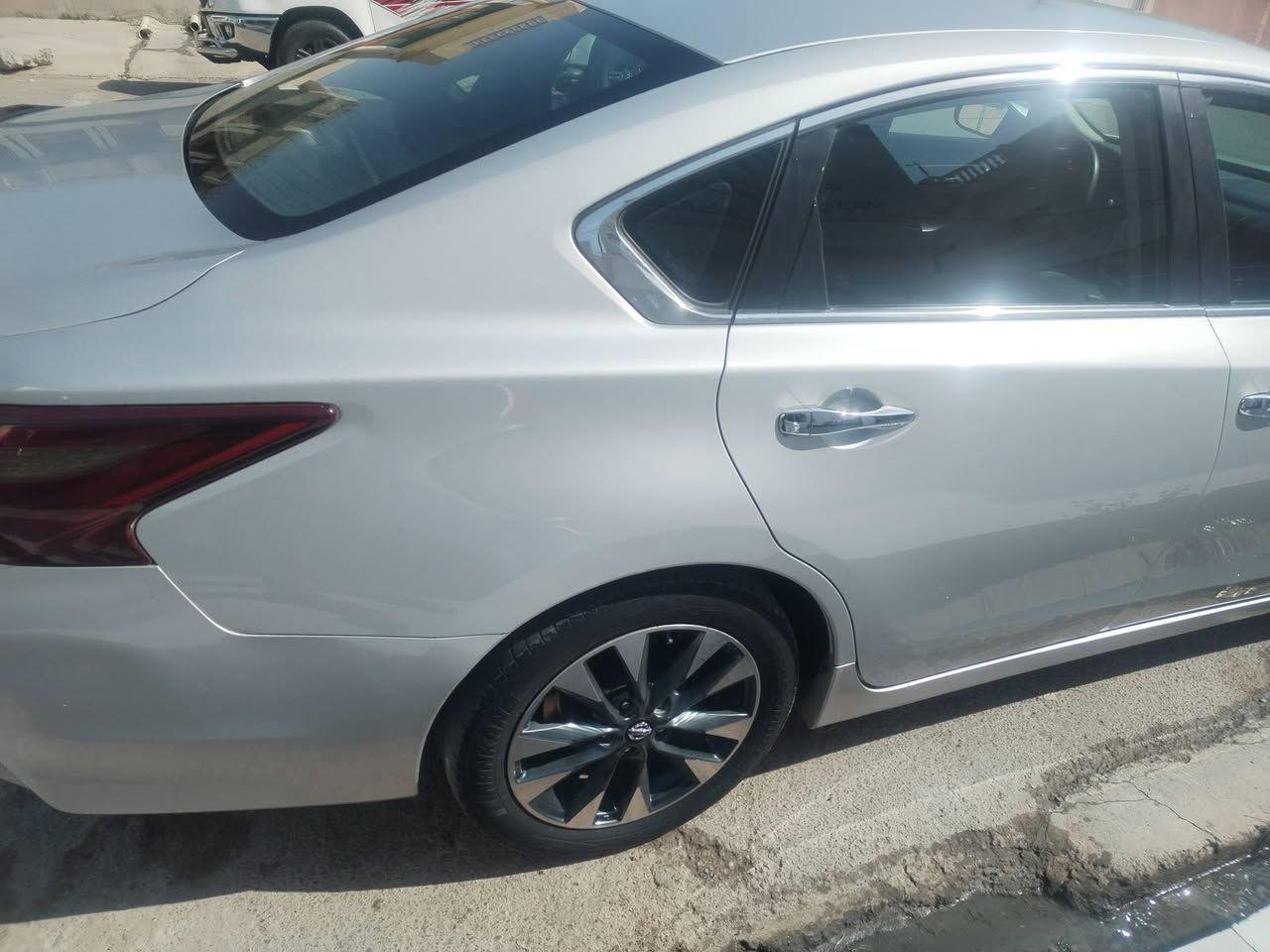 نيسان التيما 2016
محرك 2500 أربعة سلندر المرغوب
مكينة وكير وتبريد شرط
الفحص وين ما تريد
مواصفات S
كشن كهربائي
بصمة
أبواب بصمة
صندوق بصمة
تحديد سرعة
شاشة وكاميرا
ما بيها أي مصرف
ضررها جامرلغ وبونيد
مكاني كركوك حي الواسطي
صاحبها شرعي خانقين
سعرها 107 وبيها مجال للشراي.


**إذا كنت صاحب هذا الإعلان وتريد حذفه لأي سبب، رجاءا أرسل رسالة إلى الدعم الفني**