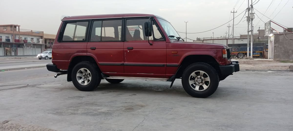 باجيرو موديل 93 مكينه بطه ثنين ونص رقم بغداد المدينة  صدره 75بل ميه سعر 43وبيه مجال مكانه بغداد المدينة  

‏‪***********‬‏
