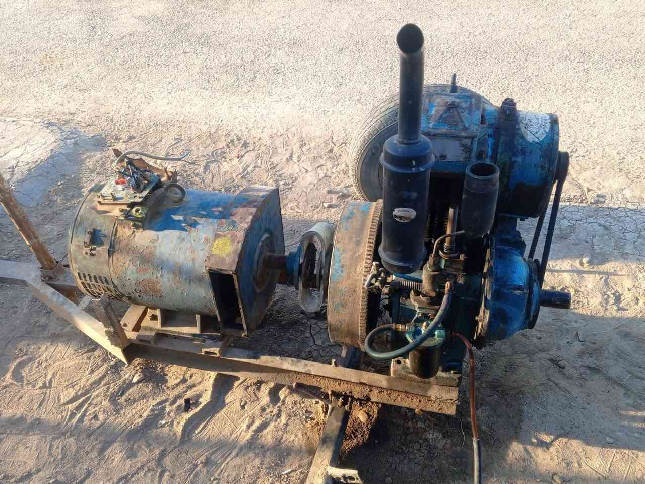 سلام عليكم مولد هندي المحرك 10حصان راس التوليد 15كيفي مولده كلش نضيفه ابلادي سلف وهندر أبو غريب التواصل عل الرقم ***********
