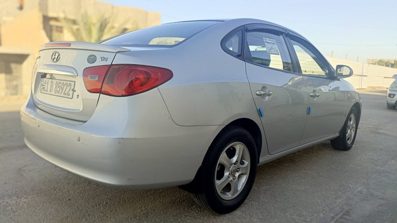 من رخصه الأدمن هونداي افانتي 2009رقم بغداد الدولي محرك 1600دكشن عالي بأسمي تحكم ستيرن تدفئه كشنات مري شفط حساسات خلفيه كامره داش كام تصوير دائم امامي خلفي السياره على وضع الشركه ماشيه 78 الف كتلوكات والارضيات والسويج السبير مالات الشركه مابيها ولاقطره صبغ فقط بارد المحرك والكير كفاله فقط الكيس مفتوح السعر 115 وبيها مجال للشراي للأستفسار  الاتصال ***********
