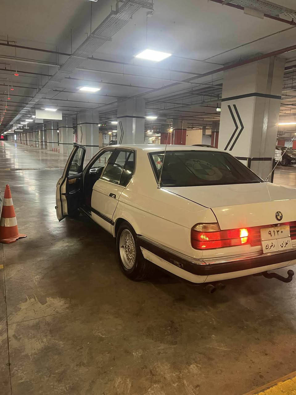 ١٩٩٠ بیئێم ٧٣٠ تۆماتیك 
بێبۆیاخ سڵاید چوارجام كارەبا  فوول فوول 
كامل جیز هەموو گیانی ئیشەكا ویل مشەبەك  تەحویل غرامە بڕاوە بەشەرت  
قەترە بۆیاخی نیە 👌🏻✅
ویل مشەبەك تایەو ویل تازەی لەژێرە 

كارەباییاتی نەفسی بیلادە  چوار ڕەقەمی دهۆك  تەنها سەنەوی بەسەرچوە   
بێ مەسرەف تاقم پێش و دوا لۆك 

٦٣ گەڵاو مەجالێكی زۆركەم 
تكایە ئەگەر مشتەری نیت لەكاتی خۆت و منیش مەگرە‼️

***********
*********** السليمانية, العراق
