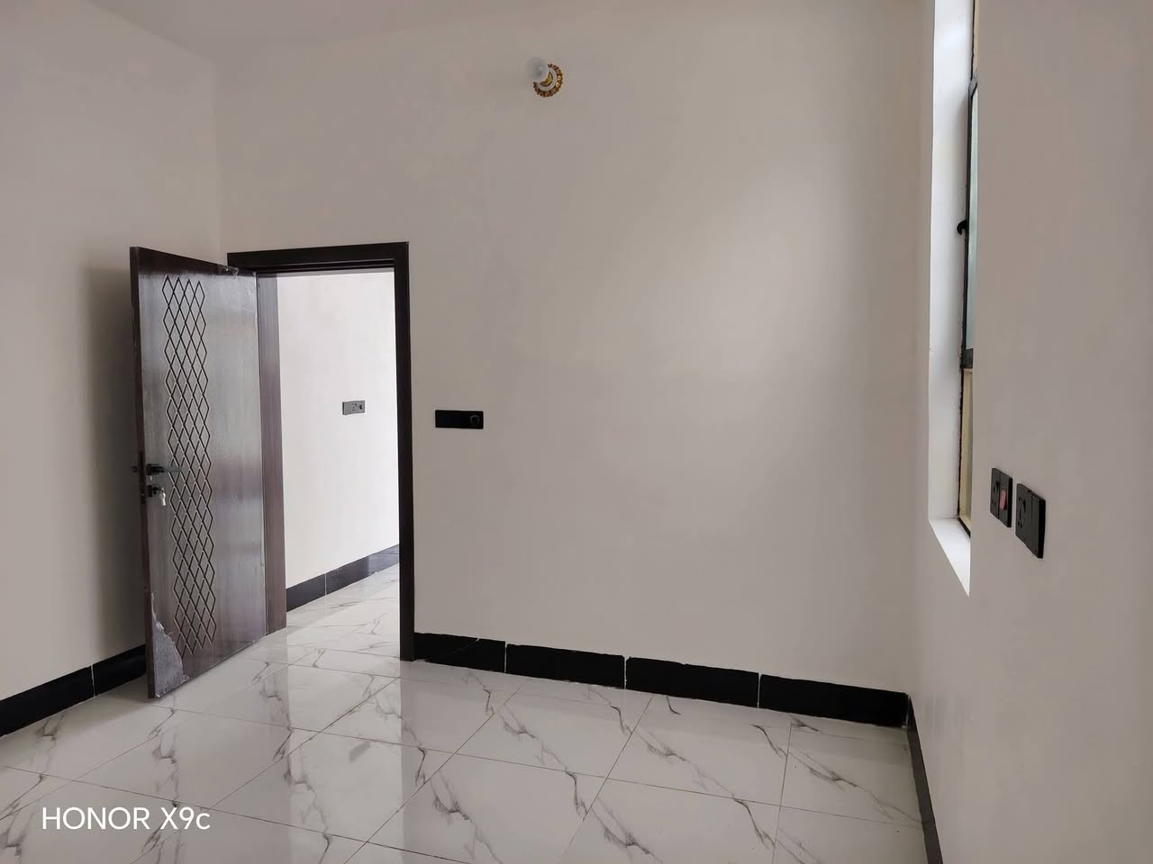 المساحه ٦٠ م طابو زراعي نجف مقابل ملحق قرية الغدير
البيت جديد وجاهز 

بناء حديث// طابوق جمهوري 🧱// صب كونكريت مسلح /// سطح كامل //  

#ملاحظه البيت قريب لشارع الصب ولسوك مباشر 

السعر 27 مليون 💸
للاتصال   ***********
