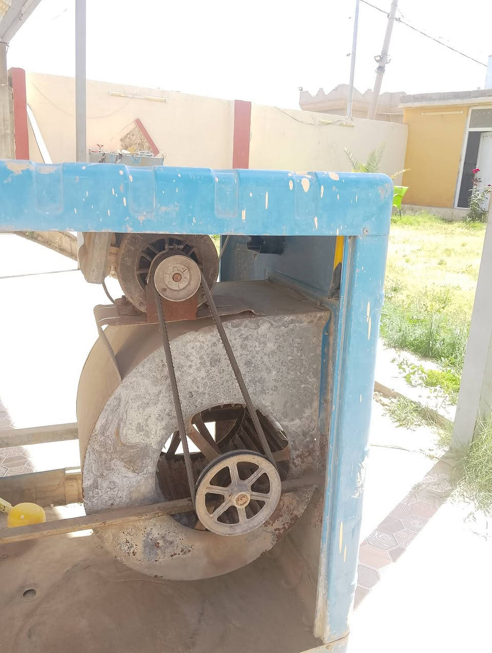 مبردات  للبيع وحده 4ونص اصليه نال كبل جاهزه وشغاله سعرها 200بيها مجال بصيط الثانيه نضيفه وشغاله سعرها 75وبيها مجال بصيط مكان بيجي شلرع الاميرات تواصل  ***********
