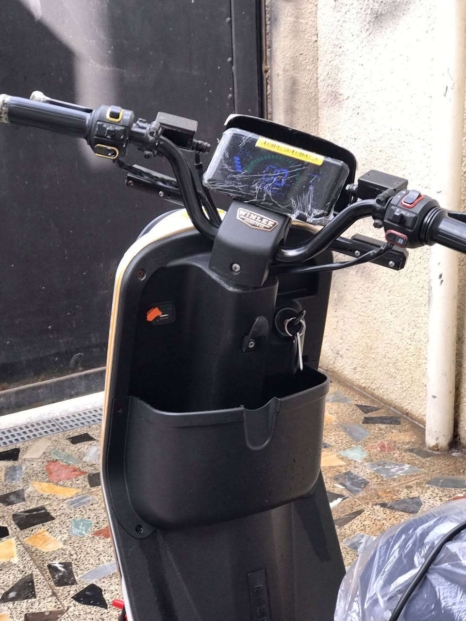 R11كلش جديده ماخذها من الوكيل بطاريه جديده لاصلي مكانها البصرة القبله سعرها من لاخير500قفل كلشي شغال***********
