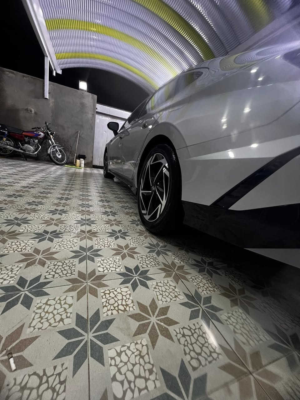 السلام عليكم
سوناته موديل ٢٠٢٤ 

سياره فول  

رقم مثني شهداء 

حادث حافه البنيد بس 

وحافه الجاملغ بس 

بدون عابر بدون دواخل 

الباقي كفاله مكاني ديوانيه 

السعر ٢١٠ بيه مجال 

***********
