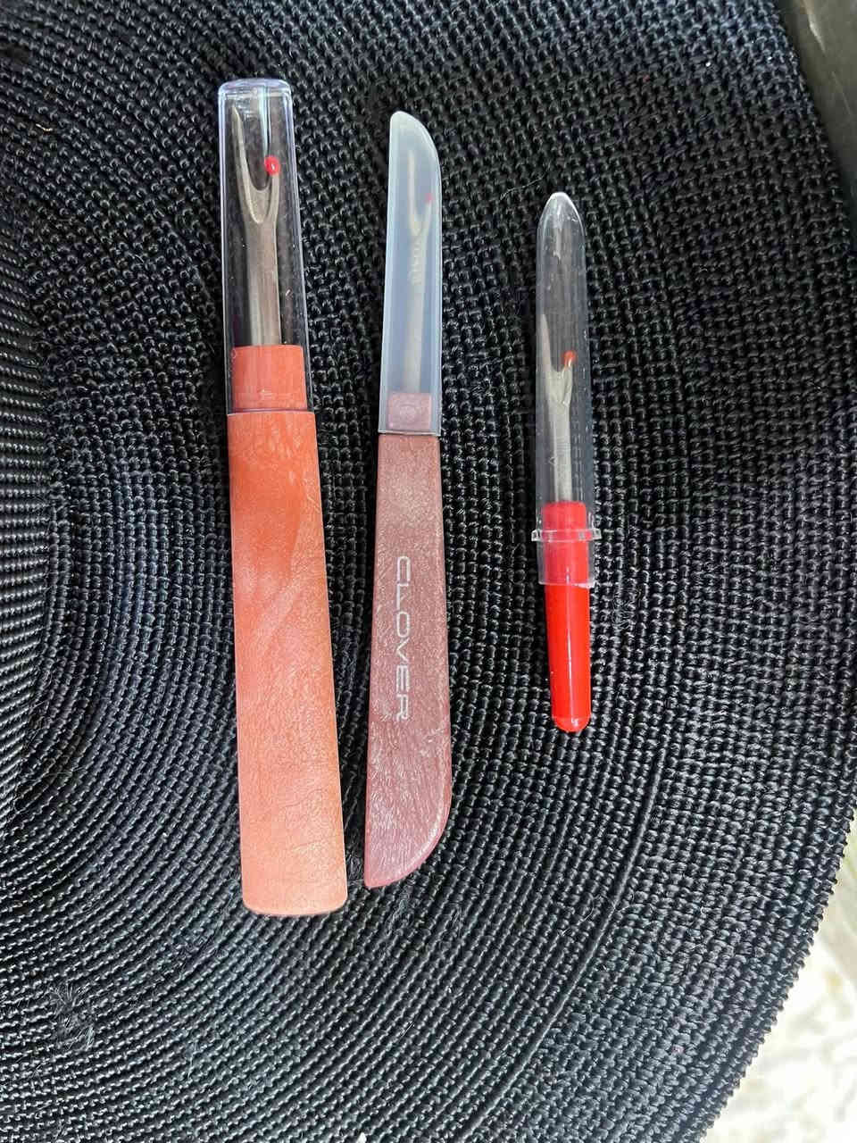 -متوفر لدينا بروش شذر اصلي جميع الالوان 🌈
- متوفر ايضاً سيم حياكه🪢  الصوف 🧶 

- متوفر فتاگات الخيوط صغيره + وسط + كبيره ثلاث انواع 🟢⚫️🔵

- متوفر طباگات  خياط يدوي بثلاث احجام صغير + وسط + كبير   بلونين اسود ⚫️ والفضي ⚪️ 

- متوفر سناره حياكه 🪢 الصوف 🧶 بكافة القياسات  📏 

يوجد لدينا خدمة توصيل 🛵 داخل الرمادي سعر توصيل حسب منطقه الزبون 

للاستفسار على الرقم *********** متوفر واتساب ايضاً 🟢⚪️ 

العنوان / الرمادي شارع الاورزدي قرب اسواق الاخرس محل ابو غسان للوازم الخياطه 🪡
