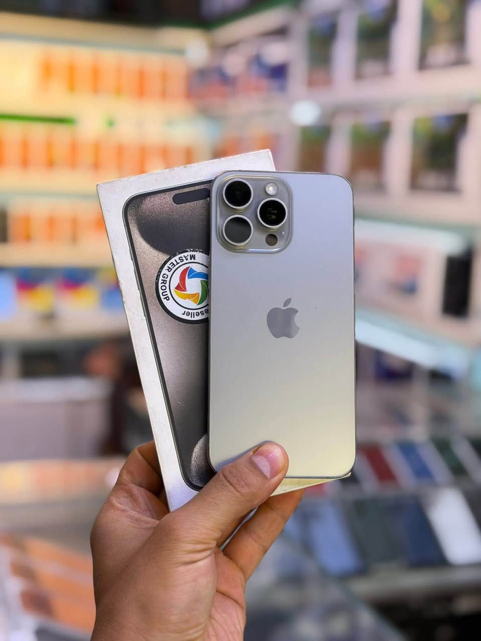 ايفون 15برو ماكس
ذاكرة 256

بطارية89‎%‎ 🔋 

دبل سيم 

2SiM

لون تيتانيوم 

مبدل شاشة 

فيس إيدي شغال 

نضافه 99‎%‎

سعر675

***********

