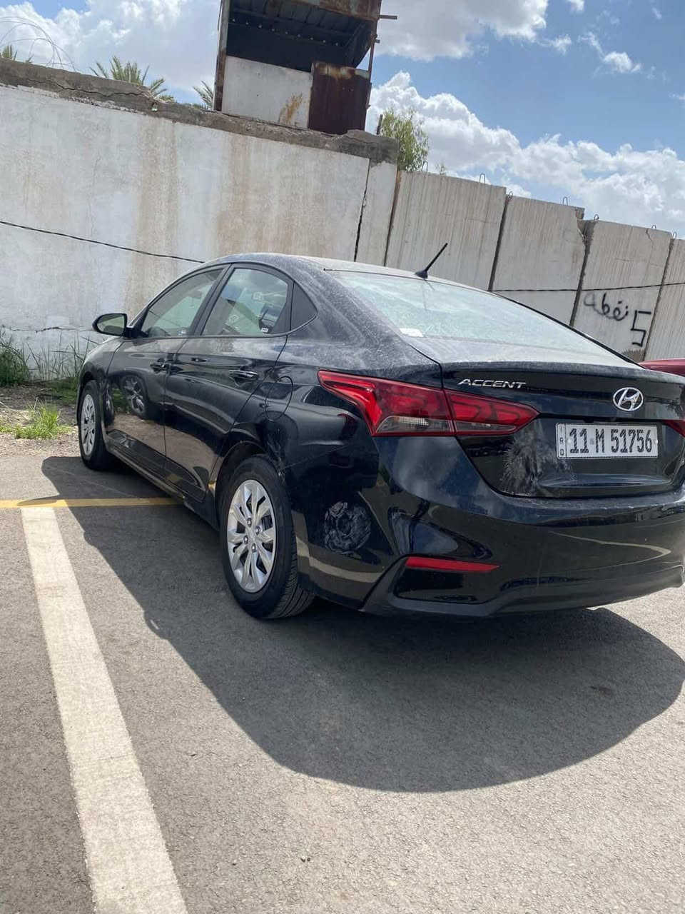 سلام عليكم للبيع او  مراوس اكسنت موديل 22 ضرره بس خشم الجاملغ لايسر وربع البنيد بدون دواخل داخل لونين ماشيه 38 ميل حداديه تخم تاير كله جديد مكينه 1600دوش دبل نوزل كير cvt عل شركه السعر 118 وبيه مجال للطيبين للستفار ***********
