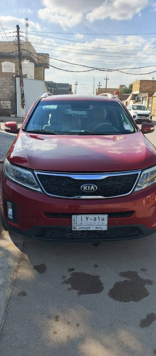 سلام عليكم تحيه طيبه سورنتو ٢٠١٤ وارد أمريكي رقم واسط مواصفات خليجي بيها مكانات صبغ سياره جاهزه مابيها كل نقص تبريد قطعتين مكينه٤سلندر مامفتوحه تخم تاير حداديه السعر ١٣٠ وبيها مجال قليل مكان السياره كوت مركز المدينه للاتصال ***********
