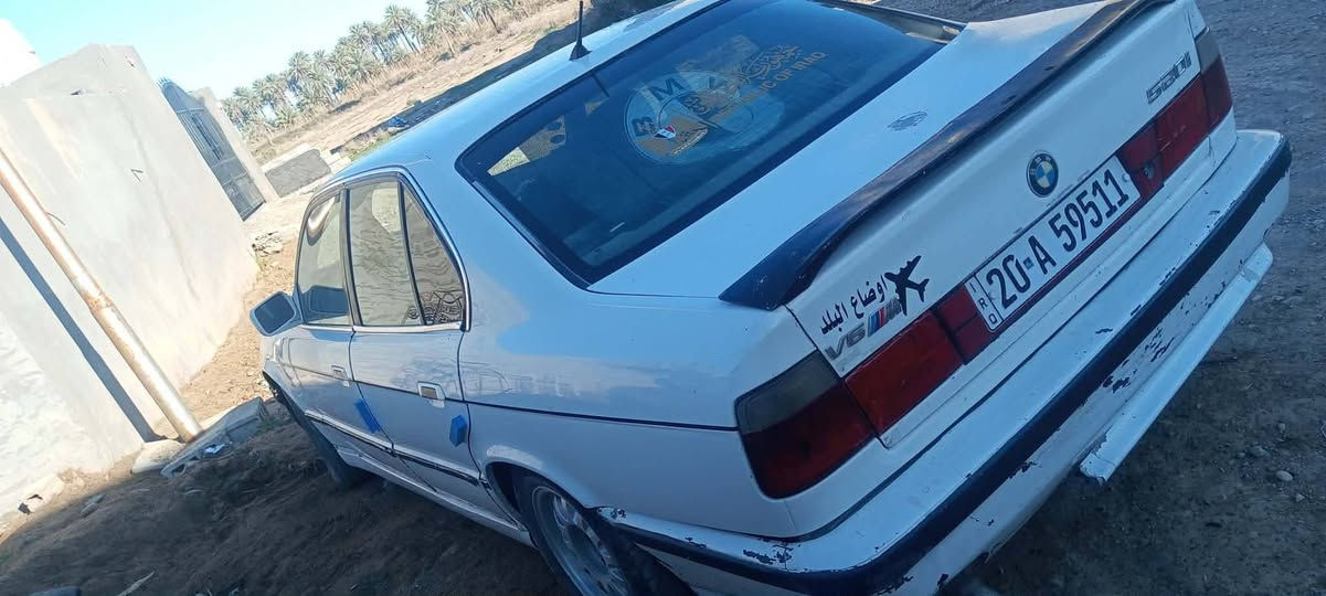 السلام عليكم
بي ام دبليو موديل ٨٩ حجم 520
مكينه كبس كير عادي
كشر ابلاد عدا الجامرلغ الأمامي صفحة السايق
 سنويه لل٣٠ شرط التحويل
 سعرها  ٣٥وبيها مجال بسيط
عنوان ديالى المقدادية
***********
