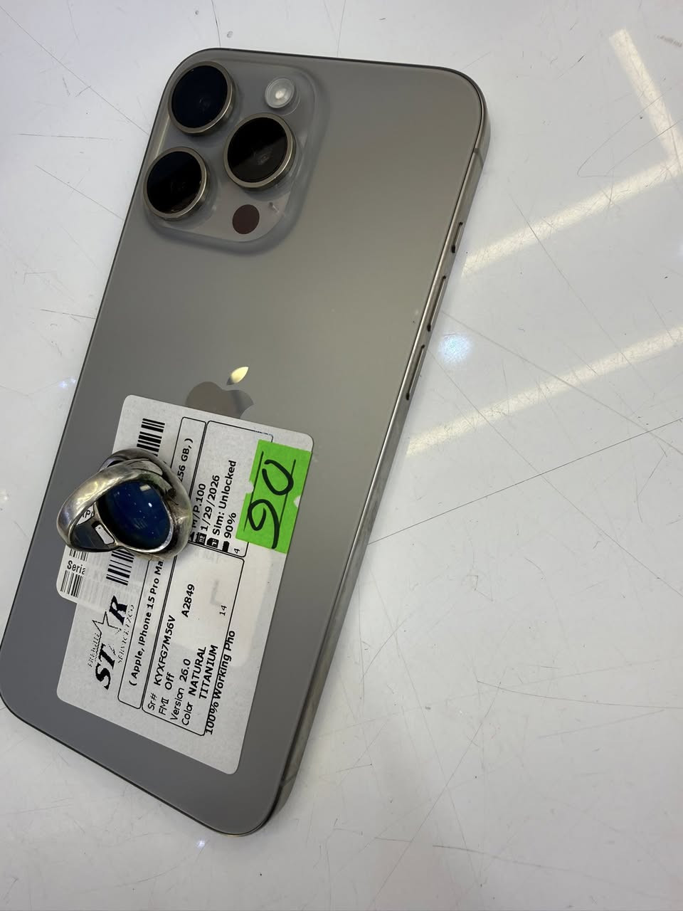 سلام عليكم ايفون 15pro max 256GB
***********
‏شريحة إلكترونية 

سعره 940
