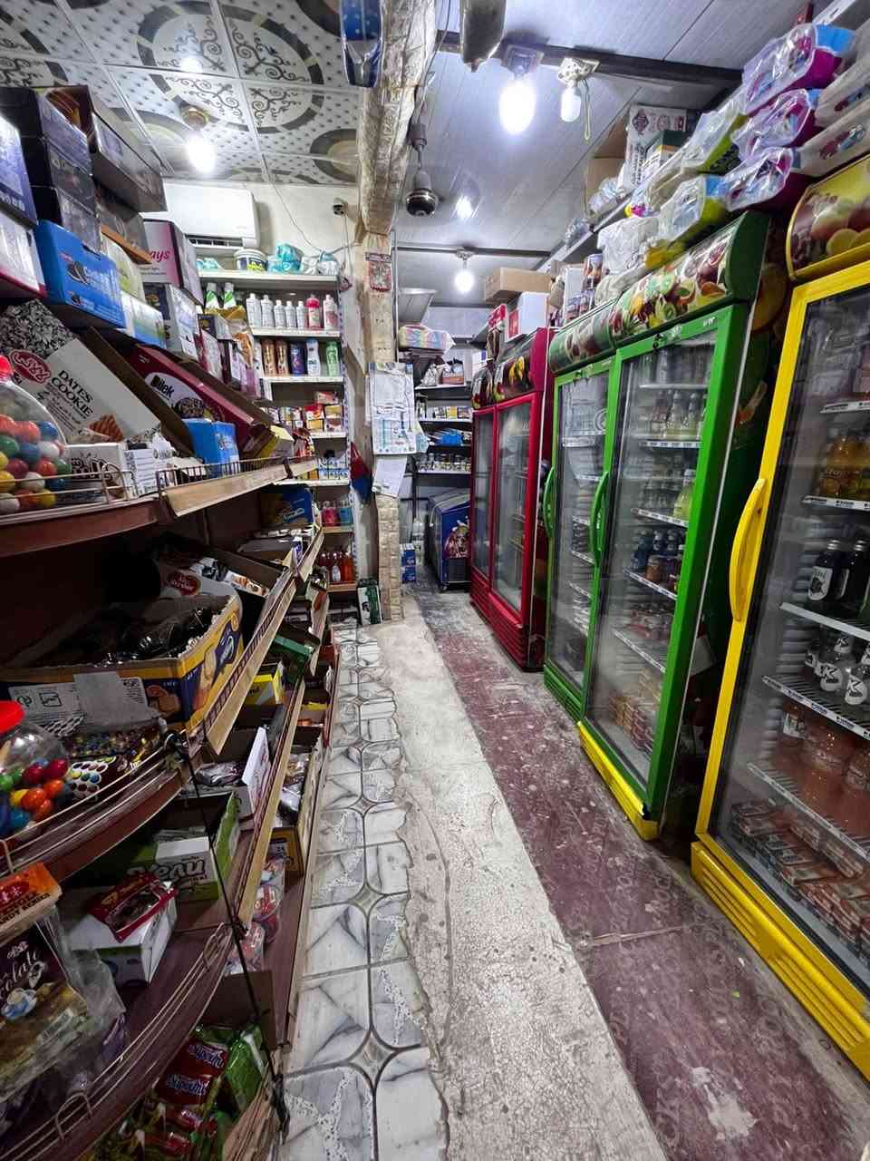 السلام عليكم أسواق للبيع فقط غراض المحل مو للإيجار 
ابيع شلع مسواك وعرضات ورفوف ومجمدات وسلات جبس 
كامرات سبلت المحل غراضه كلها جديده السعر 6 ملاين تريد ع الجرد اهلاً وسهلا مكاني بغداد ناحية الوحده قرب مجمع بسمايه
رقم  ‭0774 052 1399‬
