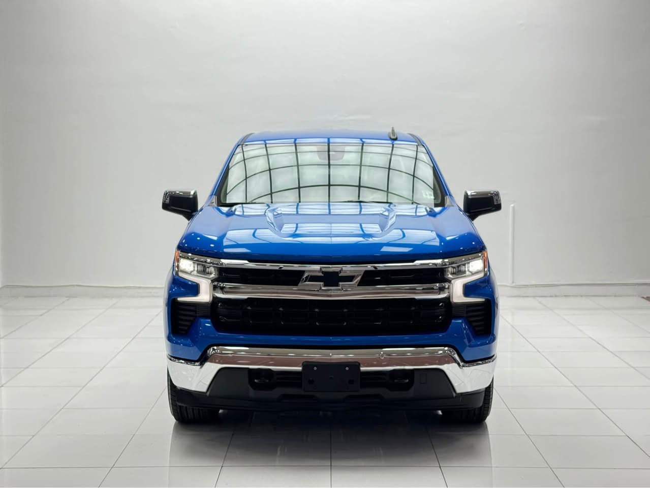 السلام عليكم

للبيع :  شوفرليت  /  2025  /  سلفرادو

ماشيه : 5000

المواصفات: LT

الضرر : قطعتين جاملخ وباب خلفي

السيارة بدون رقم تترقم شمالي

السعر : 32,000$

للاستفسار : ***********

عنوان السياره : أربيل شارع 100 معرض فجر الخليج أربيل, العراق
