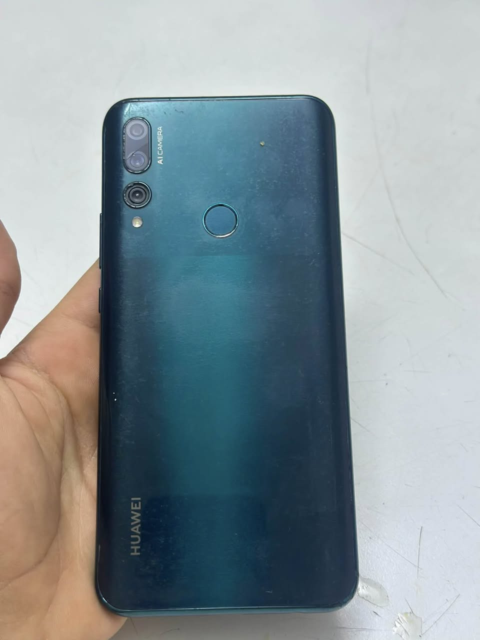 هواوي 9y
ذاكرة 128
دبل سيمكارت 
جهاز مال بيت حيل نضيف 
بيع أو مراوس بايفون 
سعرو 100 وبي مجال
للتواصل خاص أو اتصال 
***********
