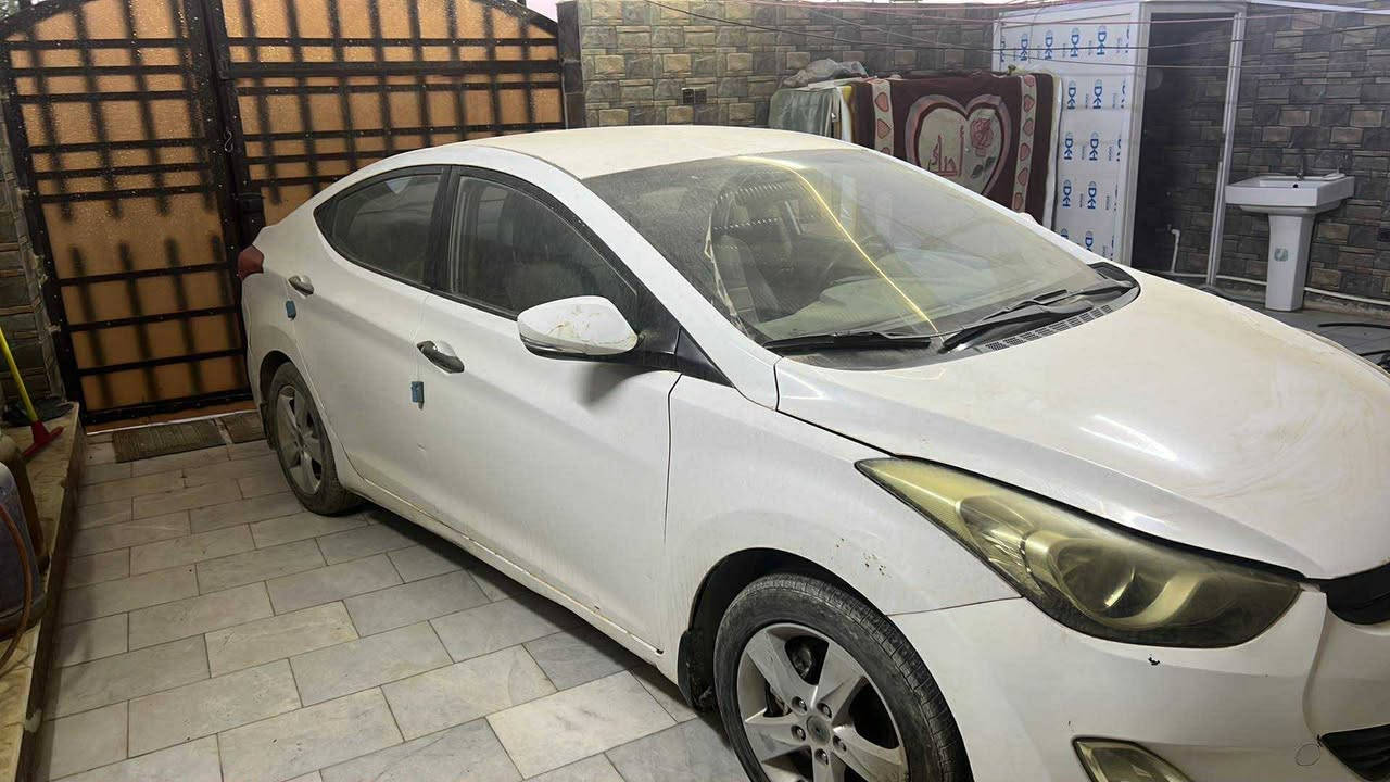 الانتره هونداي موديل 2012 خليجي للبيع. مكان السياره في بابل  
تواصل ***********.
