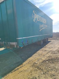 عربانة وبودي للبيع  طول العربانة عشرة الا ربع والبودي ثمانية البودي ثم...