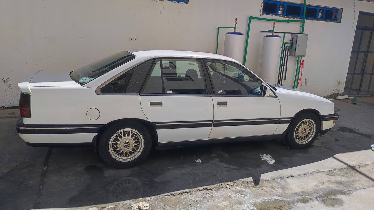 اوبل سيناتور موديل 1989
السياره جاهزه كلش نضيفه بعد احله من الصوره 
مكينه تابوت شرط التحويل السعر 47$
بيه مجال حك الجيه مكاني بابل جبله
***********
