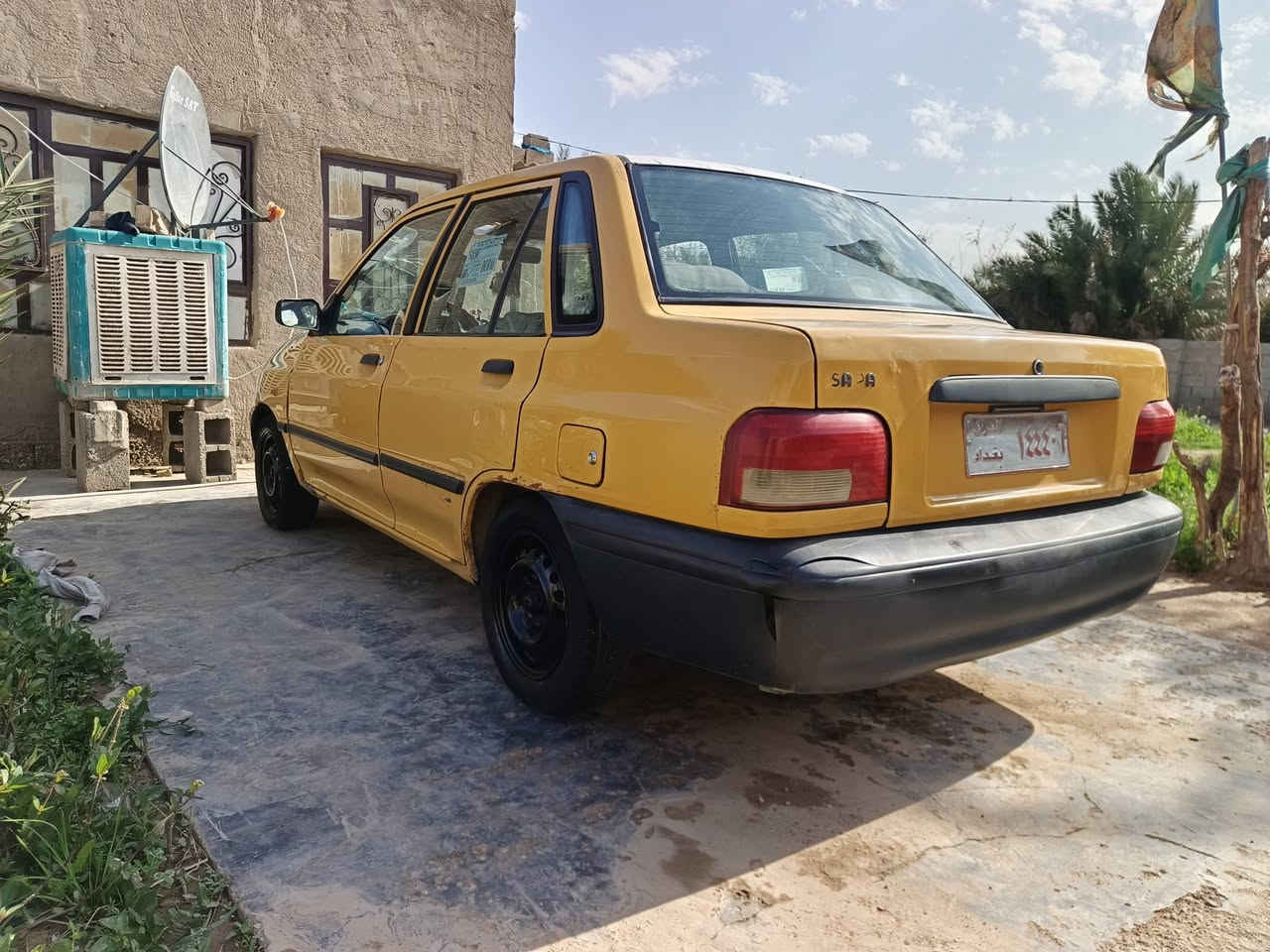 سلام  عليكم سايبه لبيع موديل 11 رقم احمر سياره مال جناي وخير من الله السعر 19 وبيهه مجال قليل المكان واسط عزيزيه *********** وتساب
