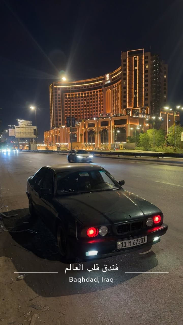 سلام عليكم 525 مسكر عدل موديل 92 رقم بغداد الجديد
تبريد شغال 
كير محرك انضاف 
غرفتها m يحتاجلها دوشمه  
بيها معجون بلقماره واكعه عليها سقيفه بس الجهه عكس السايق  مكاني بغداد دوره رايد مراوس ب كمارو موستنك جالنجر وانطي فرق  
***********
