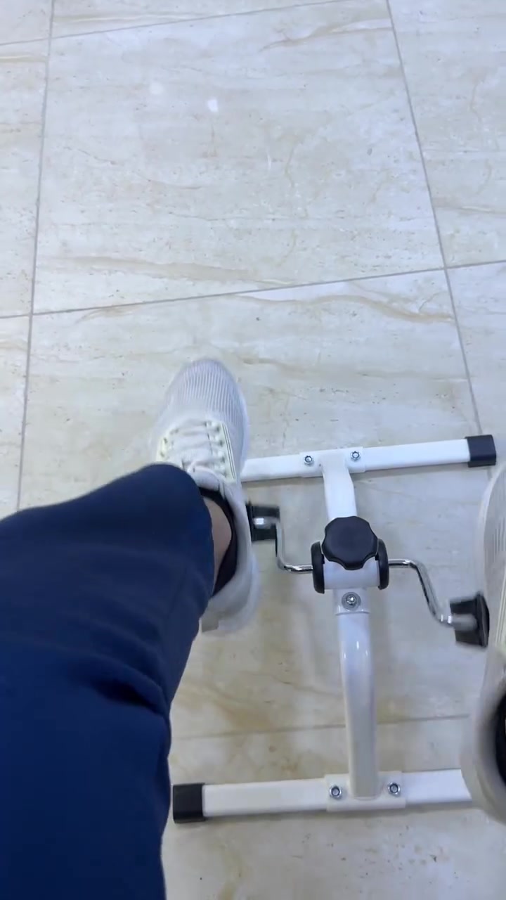 ب 20 ألف بس جهاز تمرين الأرجل المنزلي

الحل المثالي لتنشيط الدورة الدموية وتقوية عضلات الساقين بدون عناء أو ضوضاء.

استخدمه أثناء الجلوس على الكرسي لممارسة تمرين خفيف يوميًا في المنزل.

مقاومة قابلة للتعديل لتتحكم بشدة التمرين حسب رغبتك.

تصميم معدني ثابت ومتين مزود بدواسات مريحة وأشرطة تثبيت آمنة.

سهل التركيب ولا يحتاج كهرباء أو بطاريات.

مثالي لكبار السن أو لمن يرغب بالمحافظة على لياقته بطريقة مريحة وآمنة.


**إذا كنت صاحب هذا الإعلان وتريد حذفه لأي سبب، رجاءا أرسل رسالة إلى الدعم الفني**
