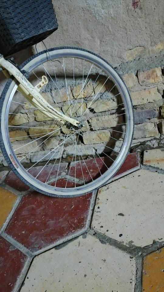 السلام عليكم بايسكل بناتي حجم 26 للبيع كامل نقص بس چامقات السعر 40 الف للأستفسار
***********
