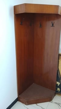 عندي غراض للبيع غرفه وكاونتر وتخم 07707598660