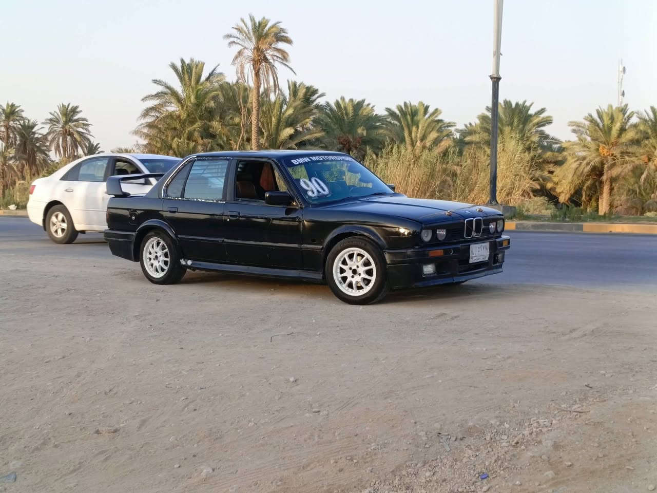السلام عليكم BMW زعره للبيع ناصرية مركز 25 والشراي   سهلا ***********
