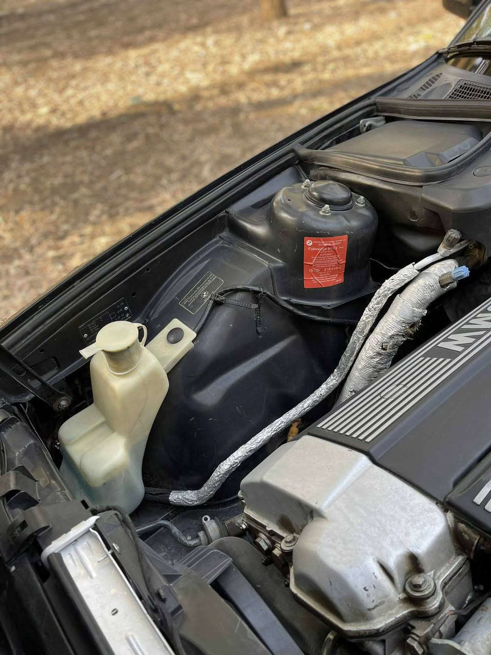 السلام عليكم من رخصة الادمن المحترم 
للبيع bmw حجم 525 مسكر فاينوس موديل 1993 اصل
السيارة جديده جدا لون اسود رقم سليمانية 
التحويل ثاني يوم هزة وسنويه جديده 
مابيها اي نقص 
تخم تاير جديد 
غرفه كارتير 
صاج ملكي 
السيارة جاهزة مكاني بغداد البياع السعر 80 وبيها مجال بسيط 
***********
***********
عمار ابو مؤمل
