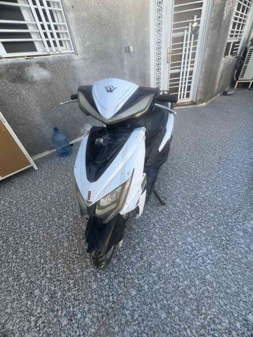 دراجه للبيع افس  مستخدمه بيها عطل.                                    سعر ١٢٥بيهة مجال لشراي يتصل ع رقم بي واتساب ***********
