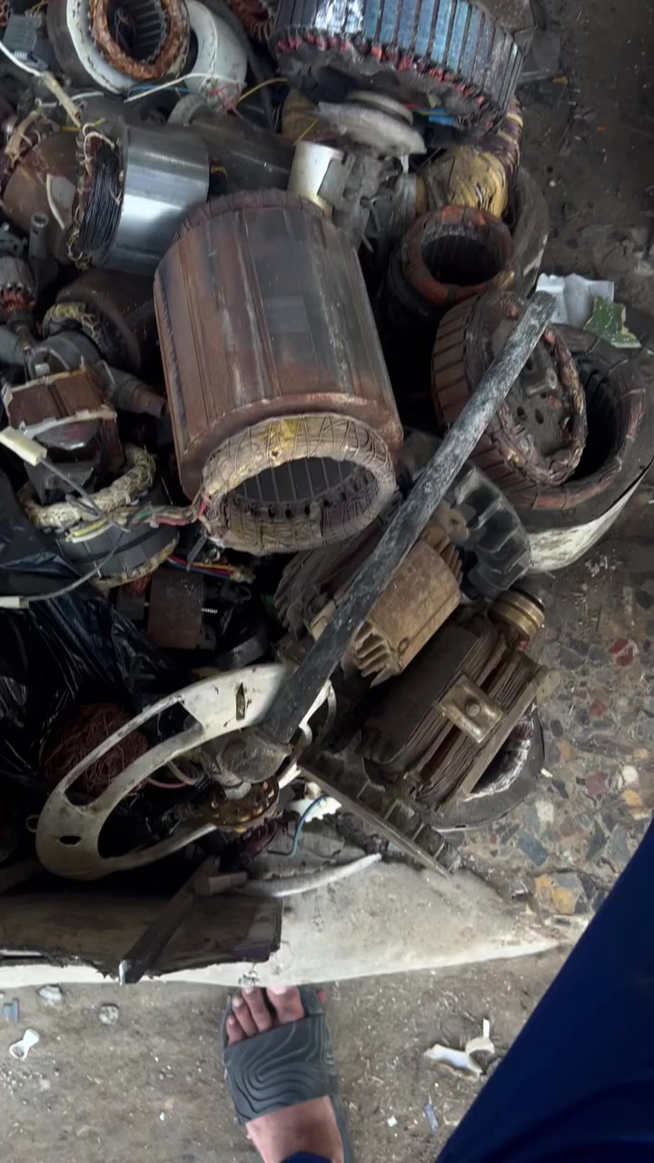 على بركة الله نسحب النحاس والثقيل والخفيف والسيكولا قوطية نضيفةوجميع الملفات
