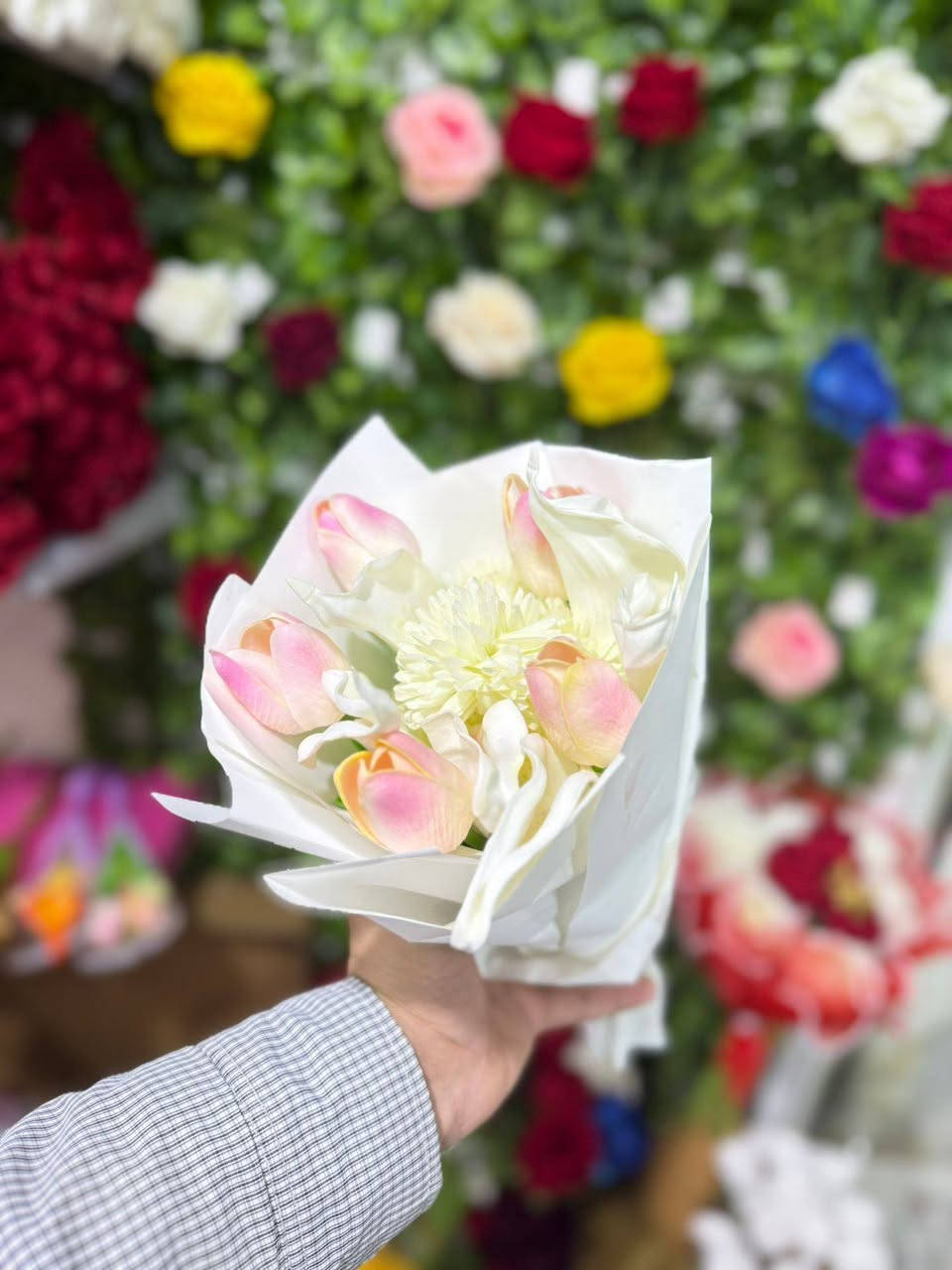 تم بحمدلله افتتحاح محل  ورد قرب مدرسة العدنانية. اتوفر كافة انواع الورد بكوالتي جدا عالي. بوكيه تخرج ومسكات للمناسبات والاعراس  . يوجد توصيل داخل بعقوبة مجاني وبأسعار رمزية جدا. حجز واتساب ***********
