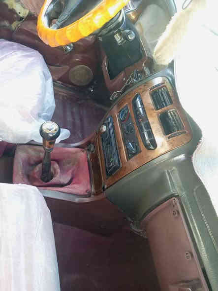 سياره دير للبيع 2008مكفوله كير محرك اكسن حداديه اوراق كامله منفيس وينه الي يدور نظيف  تعال يمي السعر 20 بيه مجال *********** الي يريد يرقم تترقم
