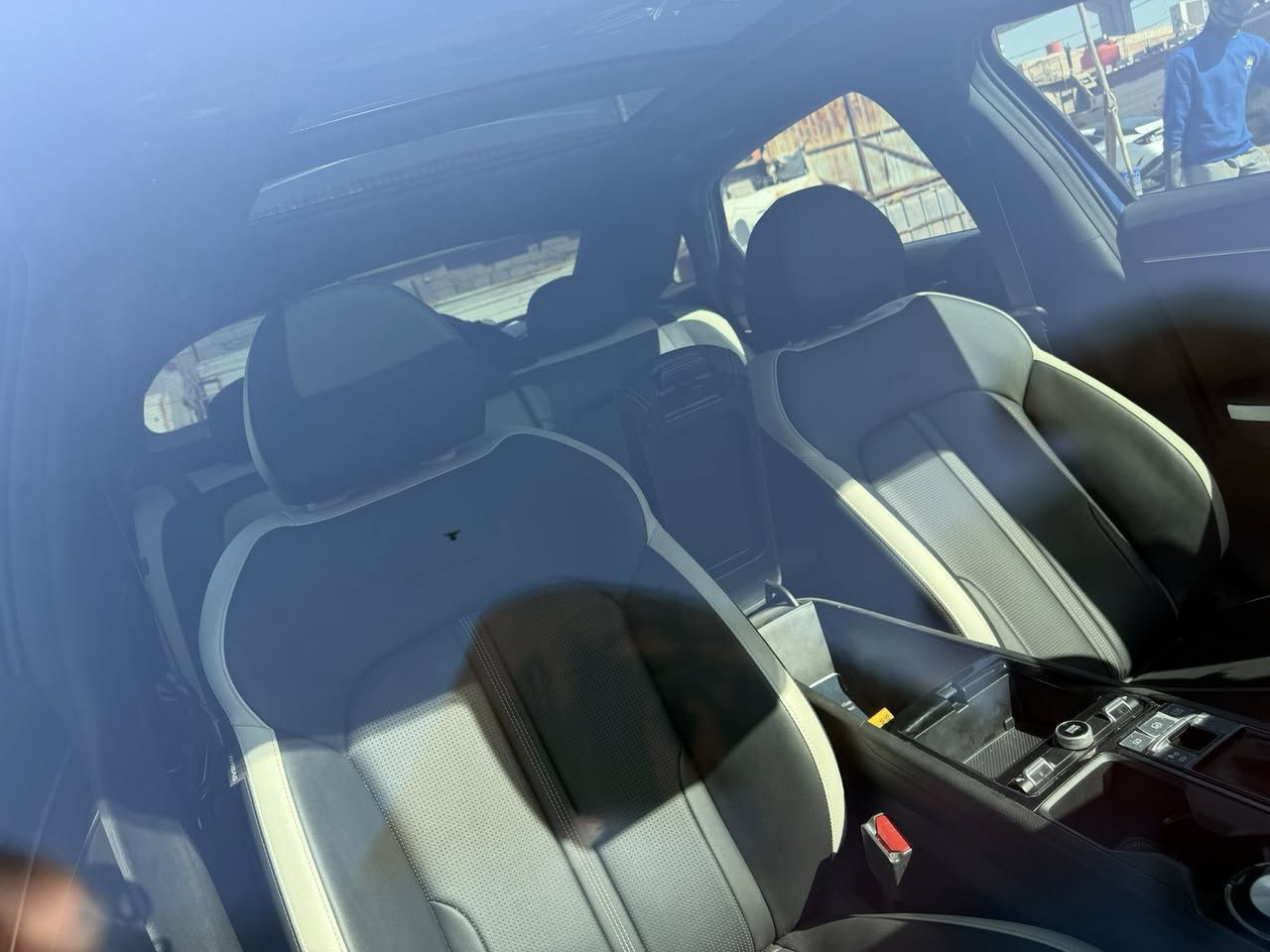 سلام عليكم كيفايف للبيع أمريكي داخله كلين للعراق سيره كفاله بدون ضربه داخله ميكانيك سيره فول مواصفاته بنورمه بصمه تشغيل عنبعد ترحيب ويل كروم سيره مزوعه مواصفات بكاني بصره براضعيه سعر ٢٢٠  الرقم ***********بس تصال وشراي بخدمته
