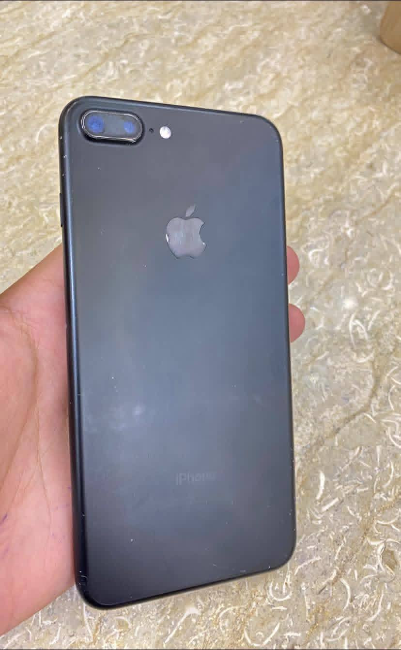 ايفون 7 بلاص ذاكرة 128 بطاريه 100 مبدل فقط بطاريه جهاز كله جديد مال بيت  120 نهايته ب100 رقمي ***********

