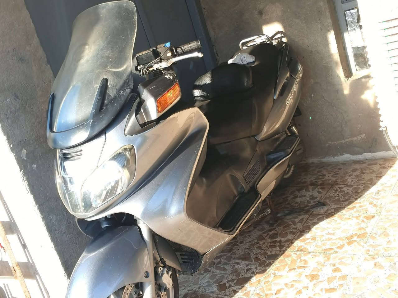 سلام عليكم
سكاي ويف 650
كير مكفول 
بس المكينه بيهه صوت لو تبديل لو تجفت
كوووم حديد 
سعرهه 800 
مكاني حله  قضاء جبله 
***********
