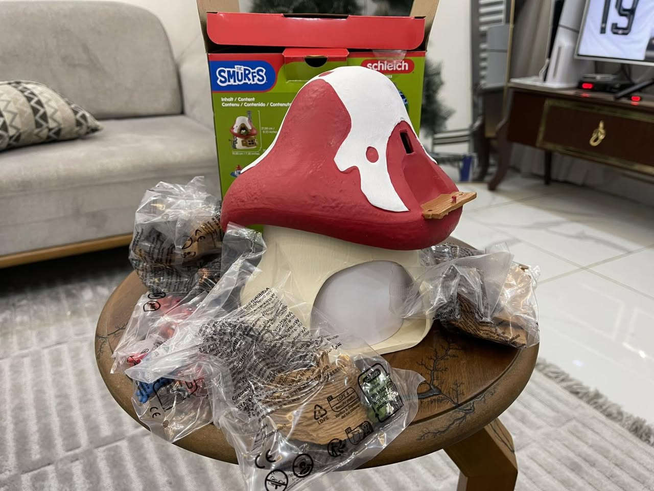 متوفر للبيع بيت سنافر مع شرشبيل وبابا سنفور انتاج شركه شلايش


**إذا كنت صاحب هذا الإعلان وتريد حذفه لأي سبب، رجاءا أرسل رسالة إلى الدعم الفني**