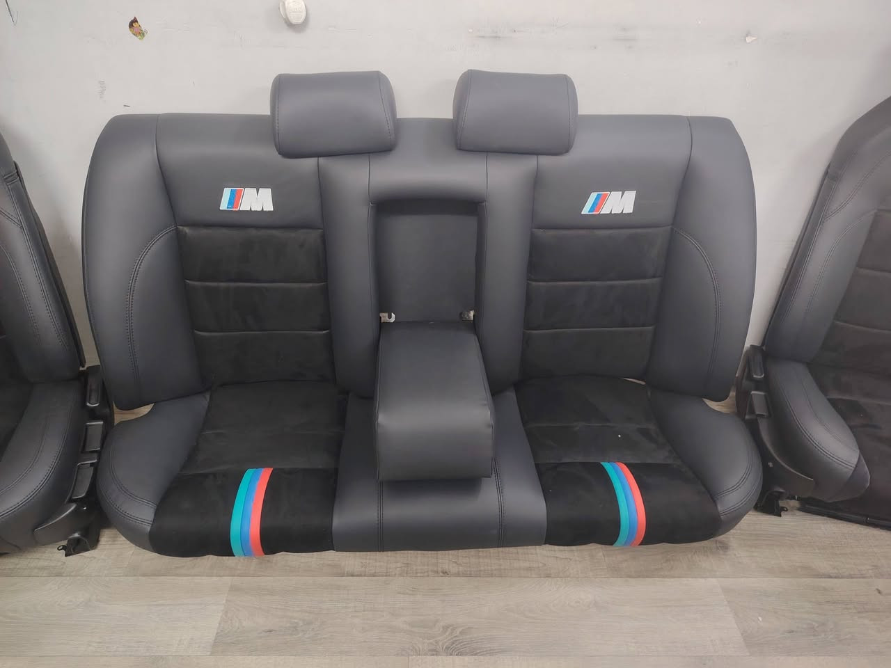 السلام عليكم للبيع كشناتBMW500 بدي قديم ميكانيكي رياضي كنتارة وجلد عمل درجة أولى السعر 500 الف مكاني بغداد الحرية *********** 🌷
