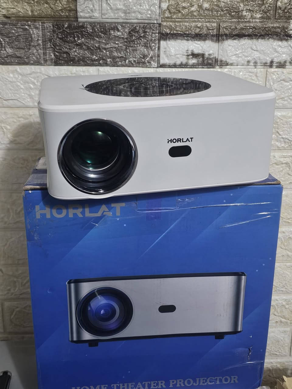 داتاشوو مارکە عالمیە HORLAT نوعیە عملاقە و مواصفاتە فول 🥇💣

مارکە عالمیە نسخە 2025 ، مواصفاتە کلش عالیە و فول 
قوە الوضوح هوە [ 550ansi ] 
و { 25000Lumens } 🎦 دقە نهاریە مایحتاج البردە و ما یحتاج مکان مضلم 💥
نضام اندروید ، سمارت فول اکید وایفاي و بلوتوث🛜📴📥
دقە حقیقیە فول و لونە حیە { HDR 10 } 🎦🎬🏟
سماعە کبیرە صوتە عالیە و فول کلش واضحە 🎧📢
داتاشو حجمە کبیرە 
جدید  غیر مستخدم 💯


**إذا كنت صاحب هذا الإعلان وتريد حذفه لأي سبب، رجاءا أرسل رسالة إلى الدعم الفني**