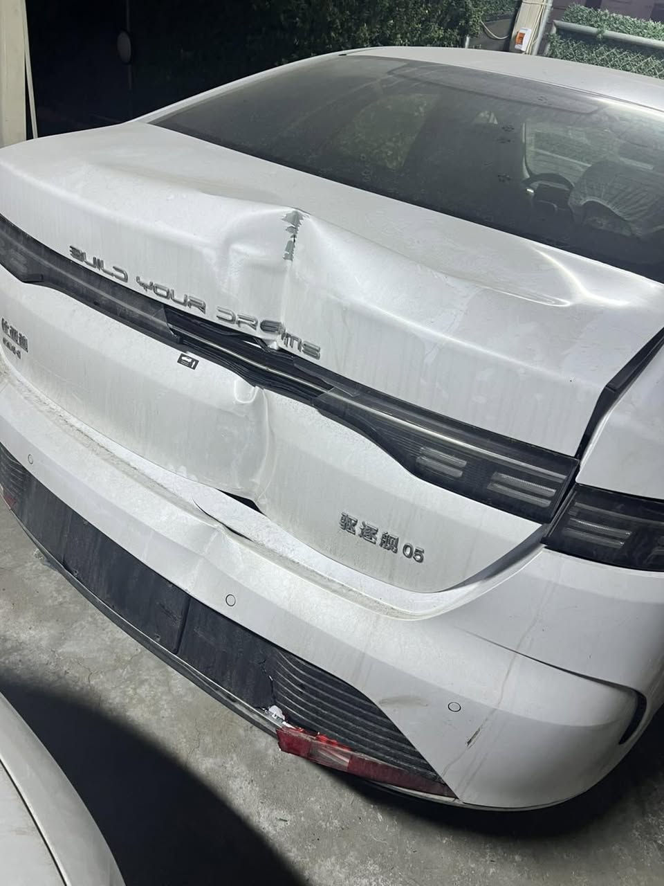 ￼ديستروير BYD 2025 

سيارة زيروووووو

بيها حادث بالصندوك موضح بالصور

كارت وبصمه وشاحن اصلي 

بدون رقم
تترقم جميع محافظات 

♦️محرك 1500cc
HEV كهرباء+بانزين+شحن♦️
♦️دخول ذكي بطاقة NFC
♦️كشنات جلد ابيض رياضي
♦️قطعتين تبريد
♦️كير ماوس
♦️بصمة زجاجية
♦️انظمة قيادة
♦️هاند بريك كهرباء + اوتوهولد
♦️ستيرن رياضي
♦️شاشة وسطية قلابة
♦️كامرة خلفية
♦️كشافات زينون 

للتواصل:-
***********
***********
