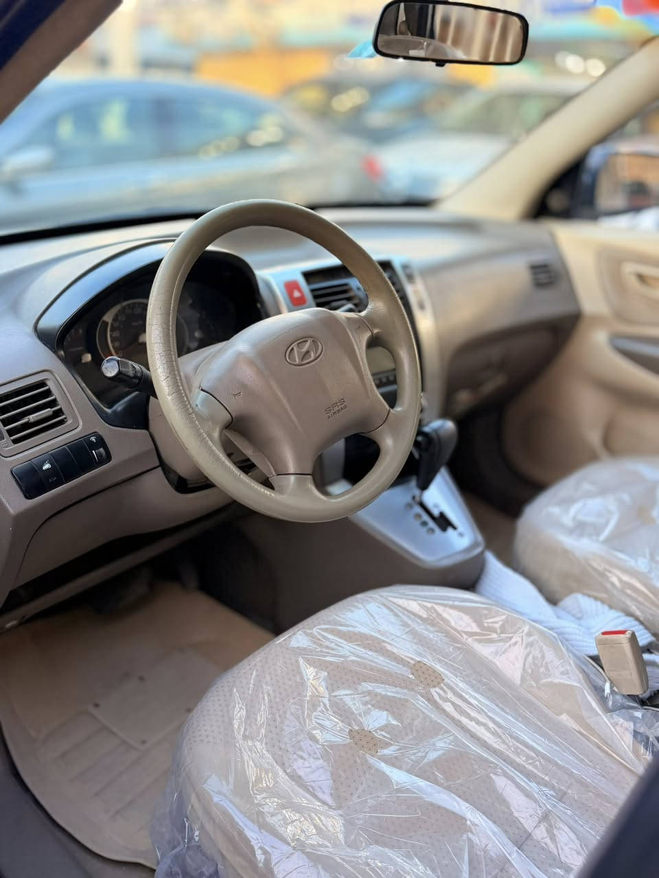 توكسان 2009 خليجي فول مواصفات سياره جديده كلش كفاله عامه من عده البنيد مصبوغ اثر جراد فقط قطرة معجون مابيه السياره سياره مكينه كير تخم تاير تبريد تدفئه سياره معايزه حبايه انكر سويج واطلع وين متريد سياره محافضين عليه حتى دواخلها وبطاينها بعدهن بوضع الشركه رقم شمالي تريد تحويل تريد وكاله 119 بيه مجال جداً بسيط الجنايه يعرفون اسعارهن وقيمتهن بسوك للستفسار اكثر الاتصال على ***********
