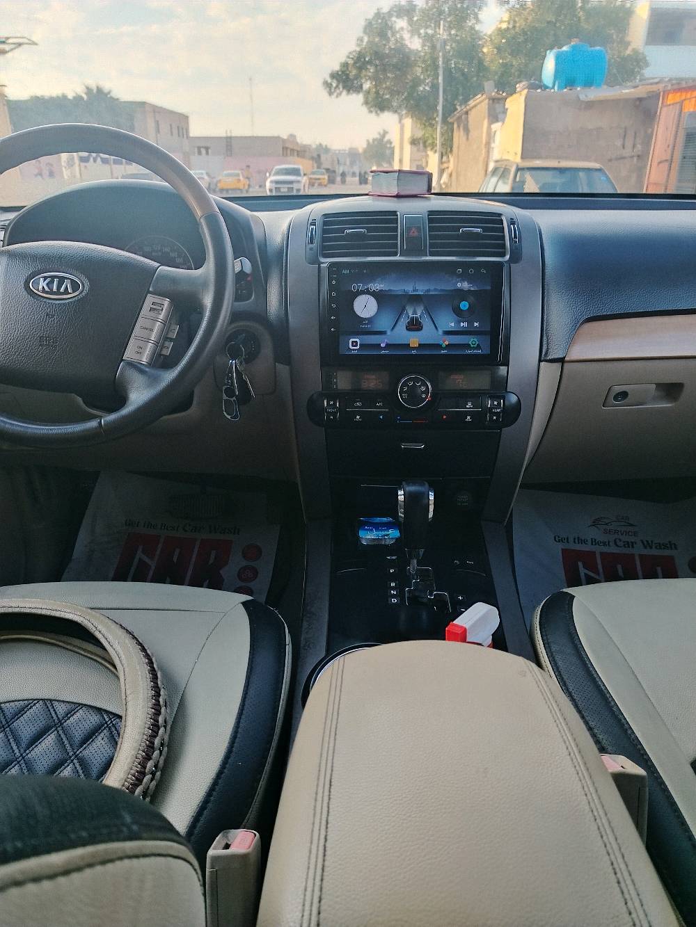  السلام عليكم اخوان كيا موهافي [ة 2012] الشركه بعده الاستلام  2019  - نظافة وفول مواصفات السياره بيه باب مبدل بل صندوك شويه صبغ  
المواصفات 
محرك 6 سلندر 
7 راكب 
فتحة سقف
دواخل جلد بيجي وكالة 

شاشة كبيرة + دبل كاميرا

فور ويل (4x4).
 تدفئه تبريد 

ستيرن كهرباء
ثلاجه بالجكمجه
تبريد مركزي. 3 قطع

رقمها بغداد الدولي  انكليزي حويل ثاني يوم

الموقع : بغداد

ماشي السياره 156