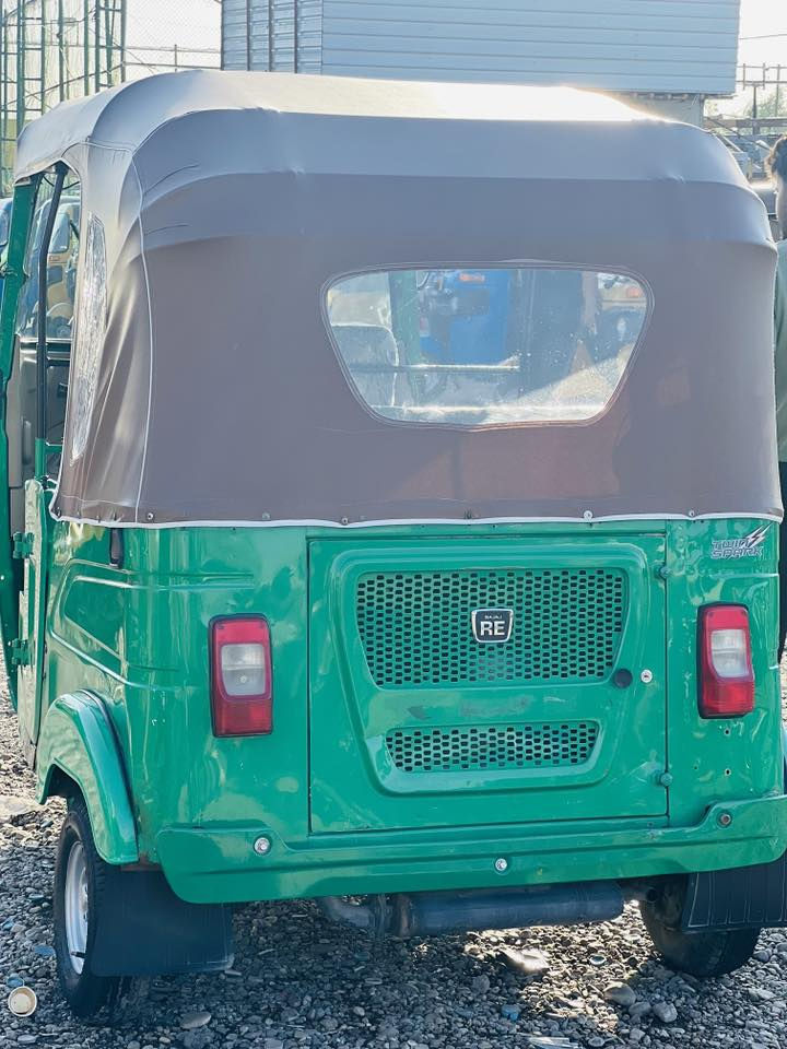 سلام عليكم ورحمة وبركاته تكتك 21للبيع رقم وسنويه كامله 
عنواني بغداد لبياع قرب تقاطع درويش تصل و بيك خير وتلال ***********
