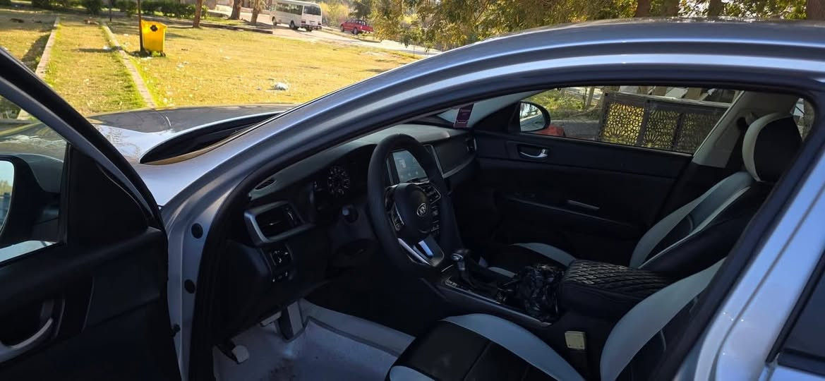 اوبتما موديل 2020رقم اربيل دولي السنويه تنتهي 2027 بسم عربي  السياره جديده خير من الله شكد تتصور جديده حادثه مرفق بالصور جداً بسيط السعر خاص اتصل واني خادم ***********
