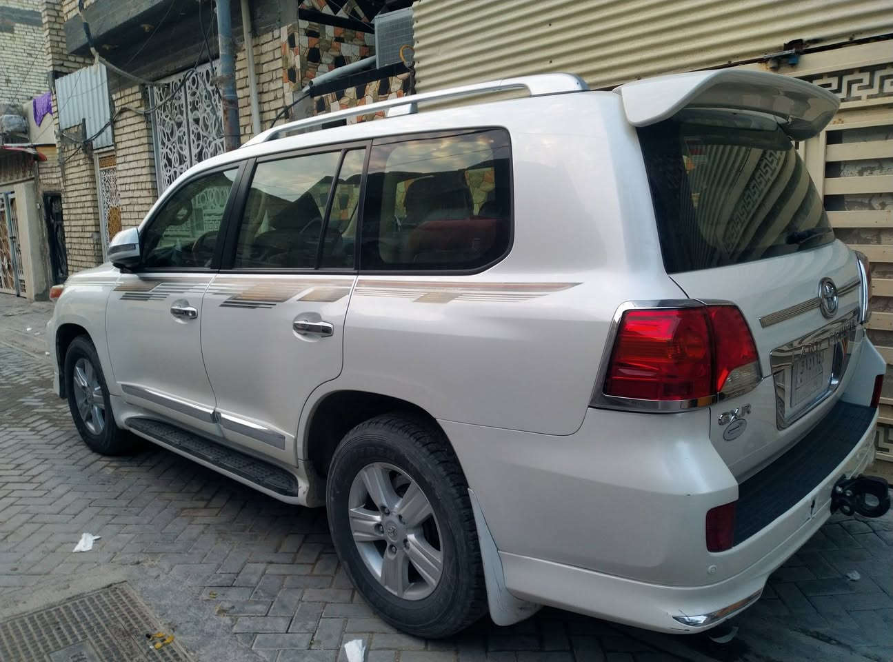 لاندكروز للبيع فول مواصفات كفاله عامه مديل 14 رقم*********** رقم السياره بغداد
