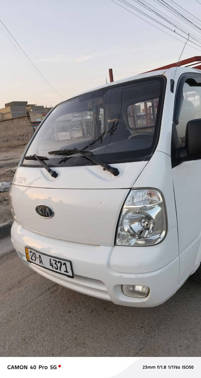 كيه موديل 2011 رقم واسط انكليزي سنوية لغاية 29 كير ومكينة وشاصي ورقم شاصي مكفولات السيارة مكفولة من الضربة والصبغ السيارة بسمي العنوان بغداد المعامل. 
السعر 95 
رقم الهاتف ‏‪***********‬‏
