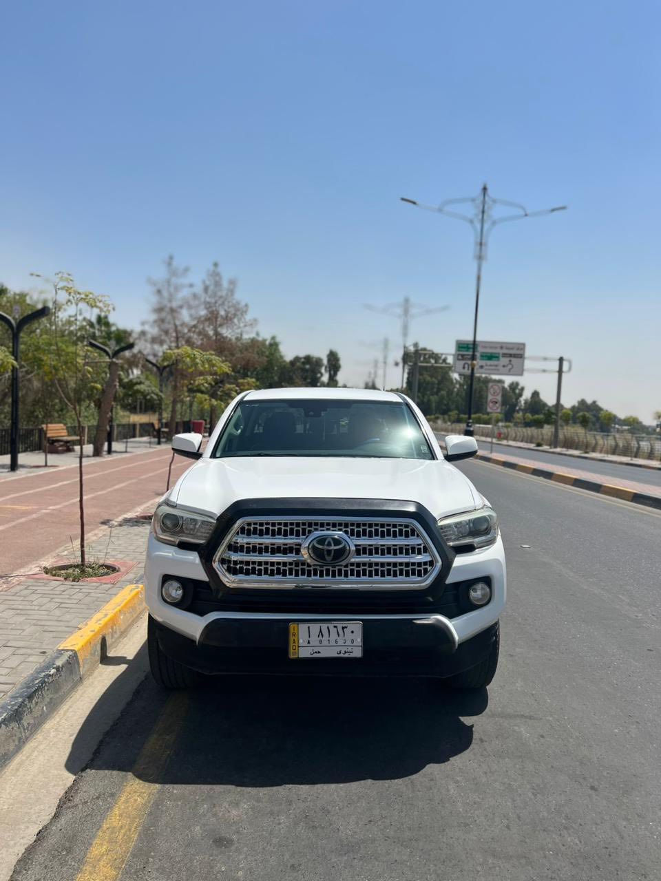 السلام عليكم
TOYOTA TACOMA
موديل 2019
السياره نضيفه وضع شركة
تو ويل 
رادار 
تحديد مسار 
السياره فول 
الضرر بسيط جدا العطر الامامي فقط 
للبيع 
مكان السياره / الموصل 
للاستفسار 
***********
