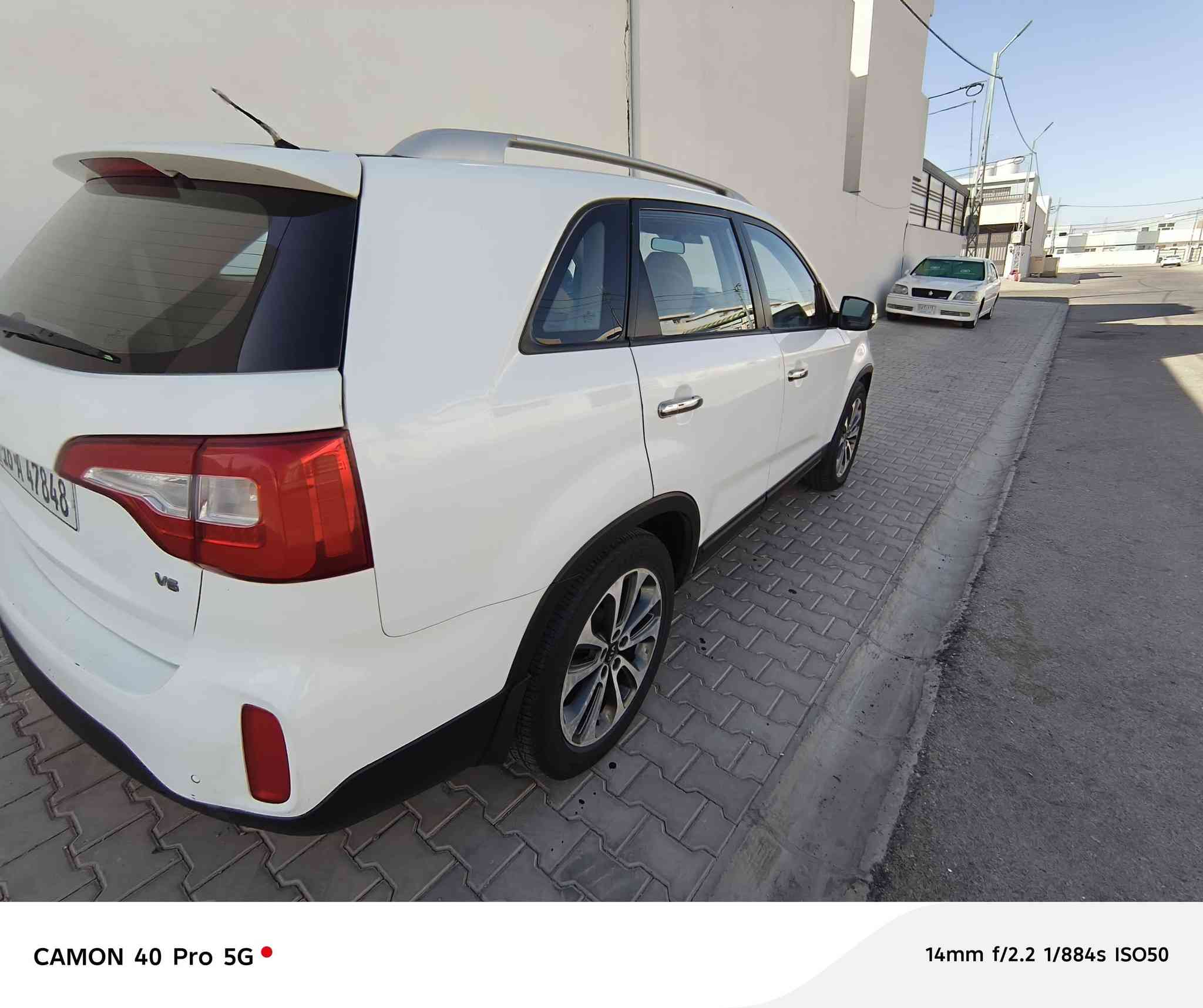 سلام عليكم سورنتو 2014 فول موصفات من عدا الفتحه
سبعه راكب 
ثلاث قطع  تبريد 
سته سلندر
3500
اشاير ترحيب
 بصمه ابواب 
وبصمه تشغيل 
مري شفط
لد  امامي وخلفي 
حساس أمامي وخلفي 
أناره داخلي
 خمسه ويل كروم 
سعر 180 وبيه مجال لشراي مكان سياره  دوانيه ألحمزه الشرقي وستفسار عله هاذه رقم  
***********
