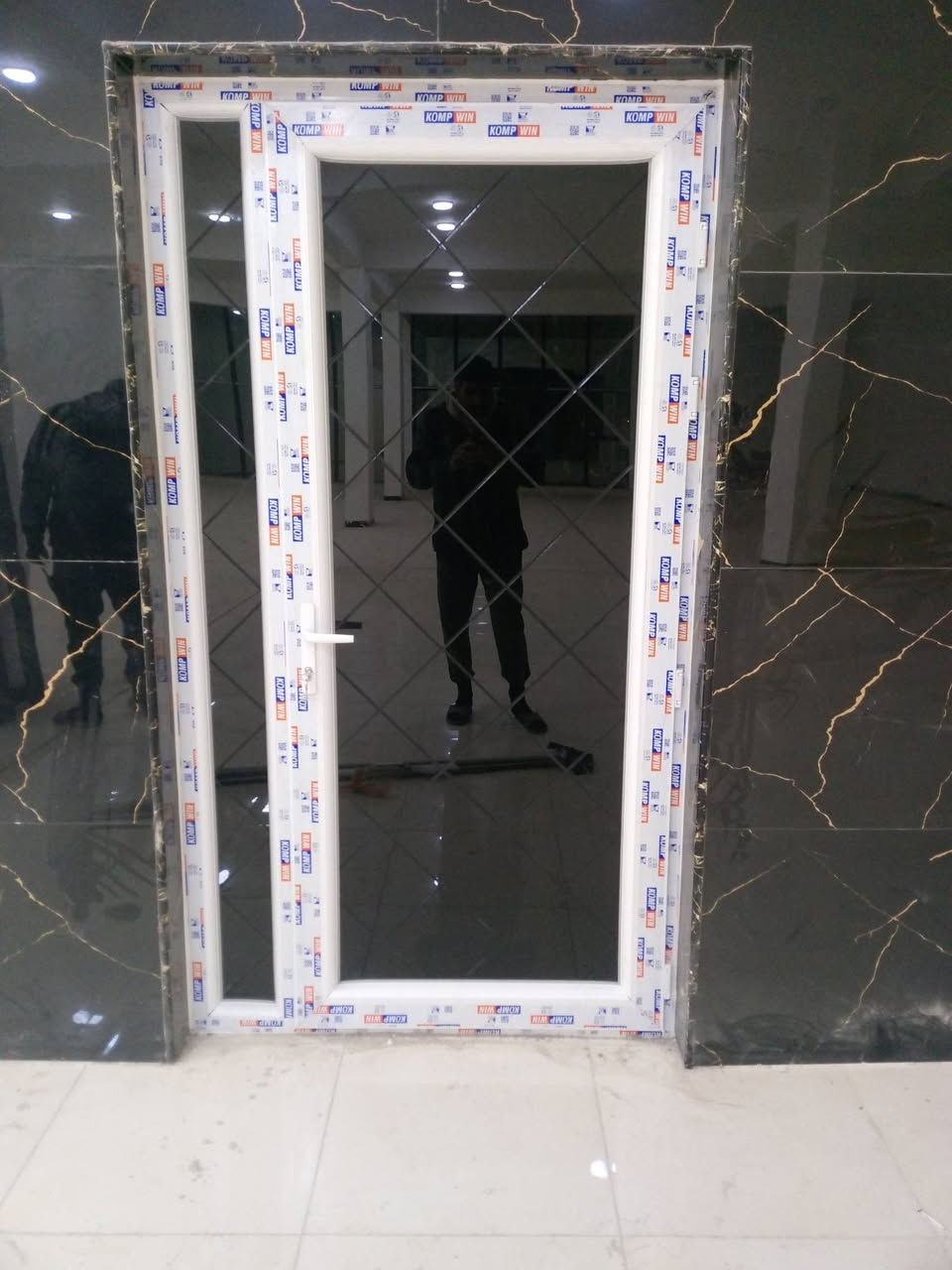 يالله بمناسبة شهر رمضان المبارك يعلن مكتب المتحدة للالمنيوم وال bvc عن تخفيضات كبرى بالاسعار الالمنيوم والbvc
سعر باب bvc تركي درجة اولى 125 الف 
سعر المتر شبابيكbvc مسلح حديد داير 48 الف
شبابيك المنيوم سعر المتر 55 دولار 
ابواب المنيوم ثقيل سعر الباب 130 دولار 
تعهدات زجاجية عامة كافة انواع الزجاج والمرايا سعر الفوت بسعر الجملة كوادر كبرى سعر الفوت بسعر الجملة ذرعة هندسية 
واجهات زجاجية 10 ملم سعر المتر 18 دولار 
العنوان الدورة البعيثة مجمع العدل شارع الزهور 
***********
***********
مهندس محمد 
***********
ابراهيم 
اتصل بنا لتصل كوادرنا اليكم او زورونا على عنوان المعمل 
المتحدة سرعة بالانجاز دقة بالعمل مستعدون للعمل في كافة مناطق بغداد
