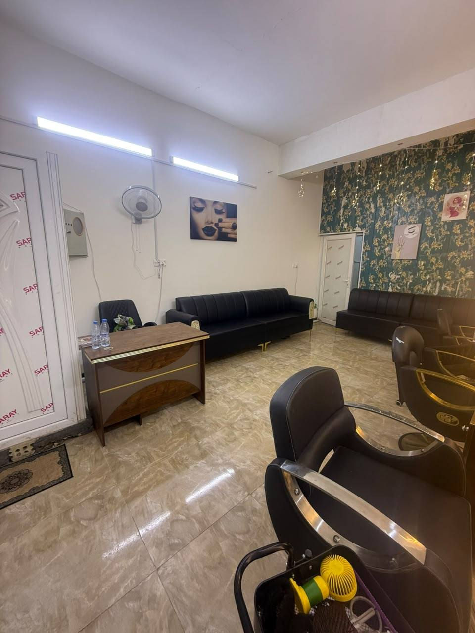 صالون للبيع بشارع السناتر
إيجاره كول شهر بشهر سعر ليجار ٦٥٠
تواصل ع الرقم ***********
