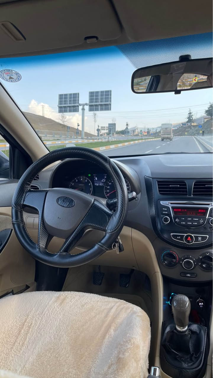 ئەکسێنت 2012 گێر عادی 5 پارچە بۆیاغ گێرو مەکینە بە شەرت هەزەو سەنەوی نوێیە بێ مەسروف أربيل, العراق


**إذا كنت صاحب هذا الإعلان وتريد حذفه لأي سبب، رجاءا أرسل رسالة إلى الدعم الفني**